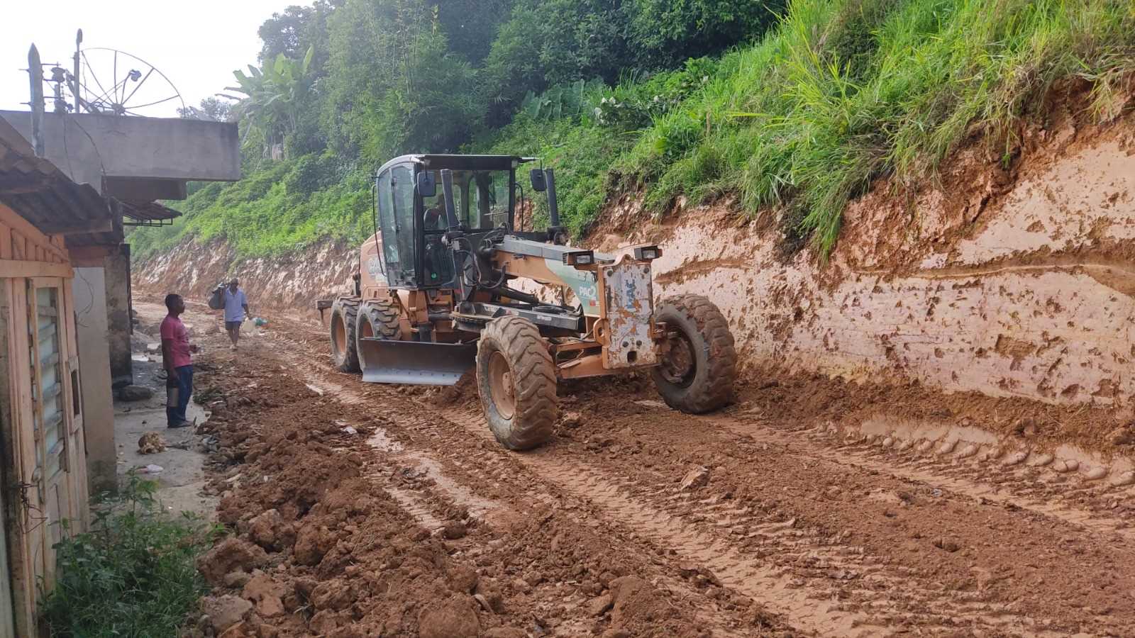 Camacã: Prefeitura reabre a rua do Sarampo e moradores comemoram